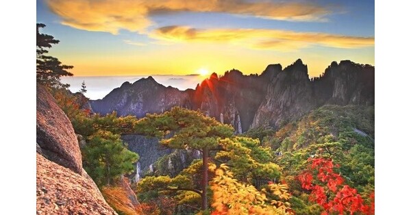 Huangshan invites global friends to admire autumn