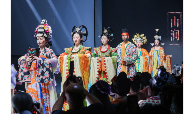 Experience the Beauty of Intangible Cultural Heritage: 2025 “Chinese Hanfu Month