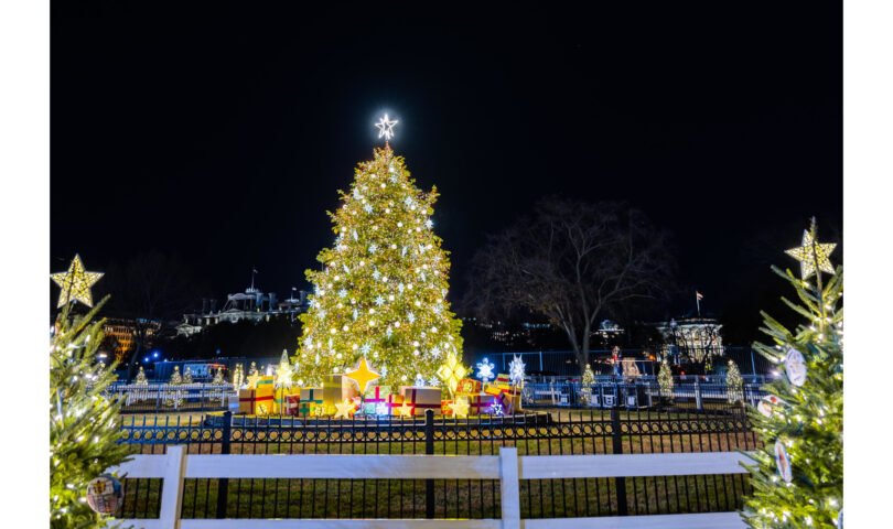 Splendid American Media CEO Invoice Abbott Displays at the Honor of Broadcasting His 3rd Nationwide Christmas Tree Lighting fixtures